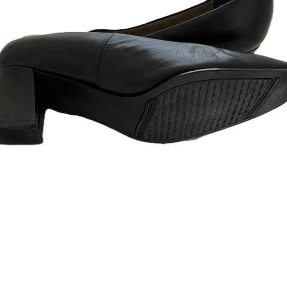 Caressa East Black Leather Pumps - Picture 4 of 6